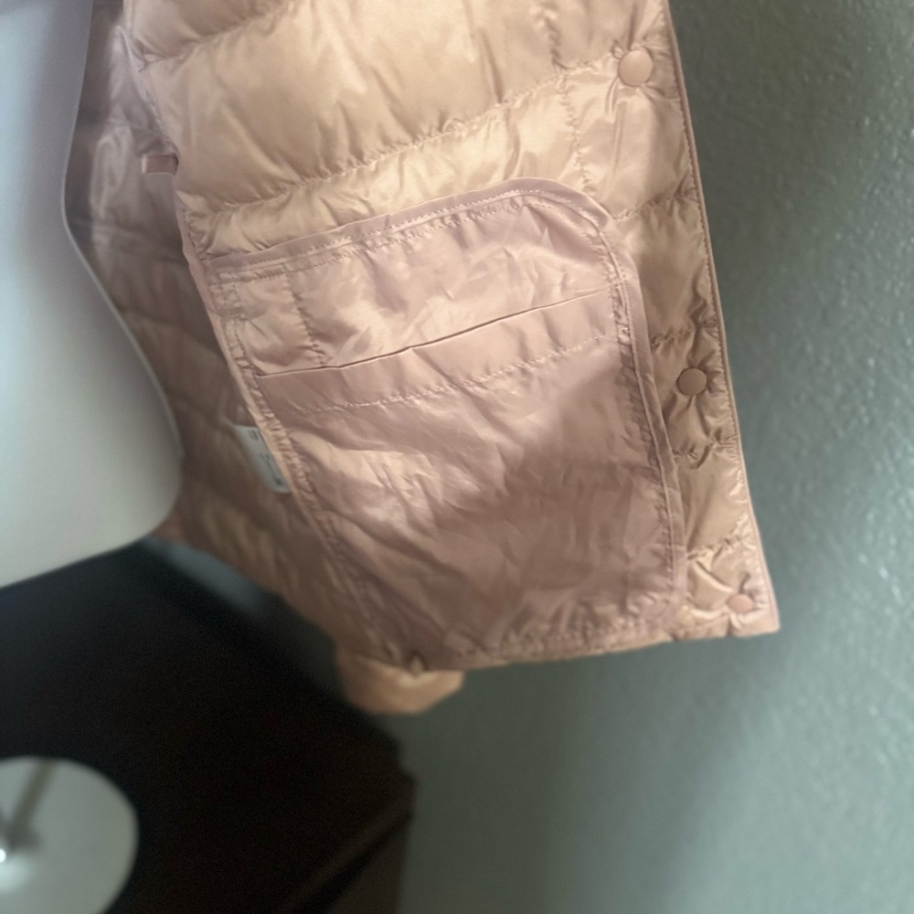 Uniqlo Women's Light Pink blush color Puffer Jacket - Picture 6 of 7